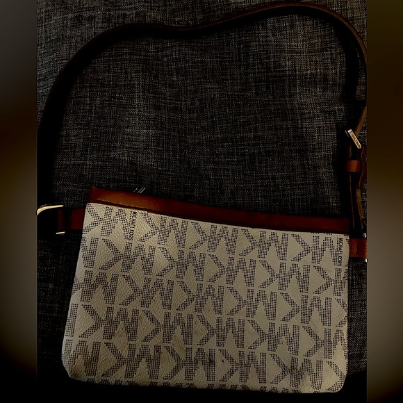 Michael Kors Mini Bag - Picture 1 of 5